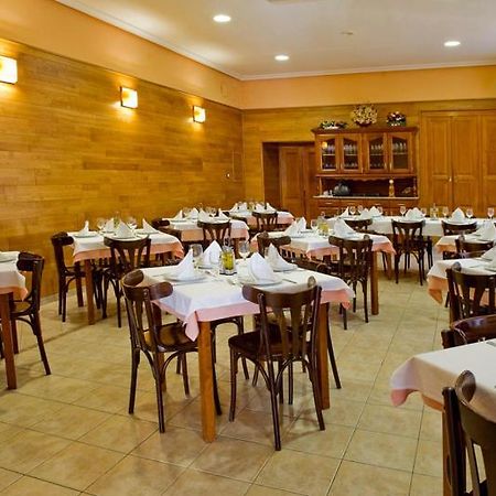 Hotel Restaurante La Casilla Cangas De Narcea Bagian luar foto