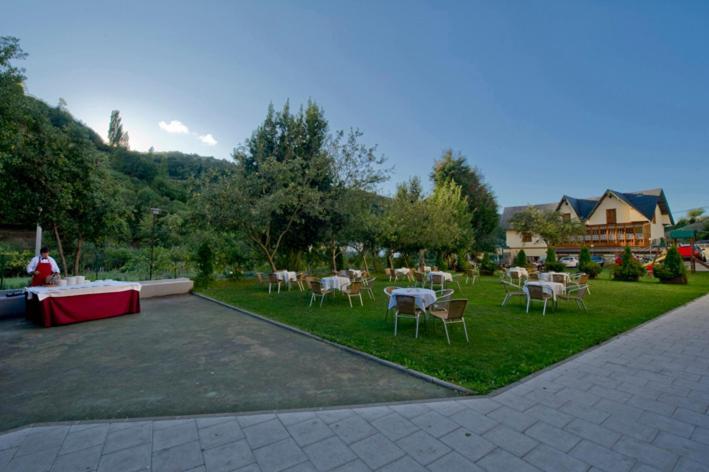 Hotel Restaurante La Casilla Cangas De Narcea Bagian luar foto