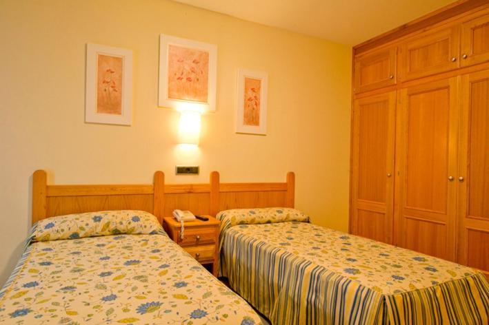 Hotel Restaurante La Casilla Cangas De Narcea Ruang foto