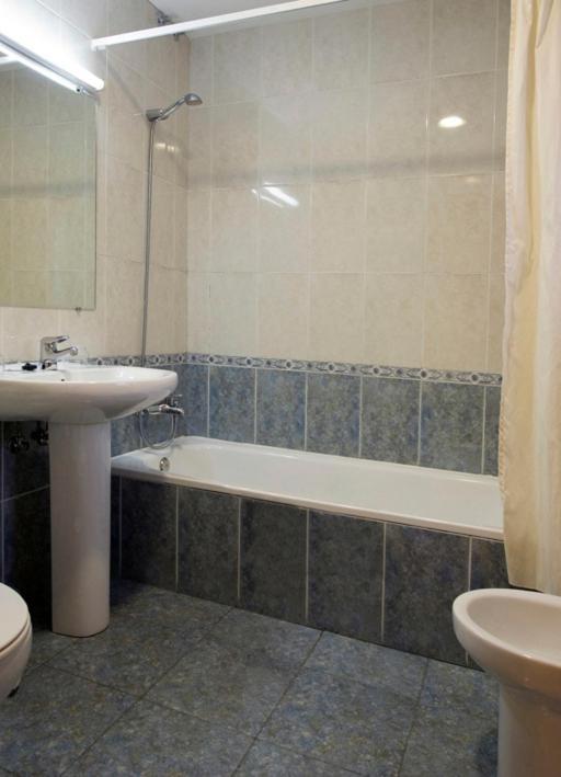 Hotel Restaurante La Casilla Cangas De Narcea Ruang foto