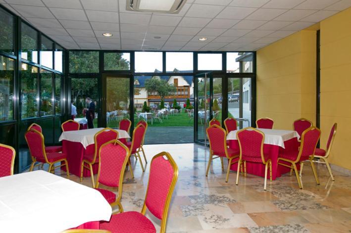 Hotel Restaurante La Casilla Cangas De Narcea Bagian luar foto