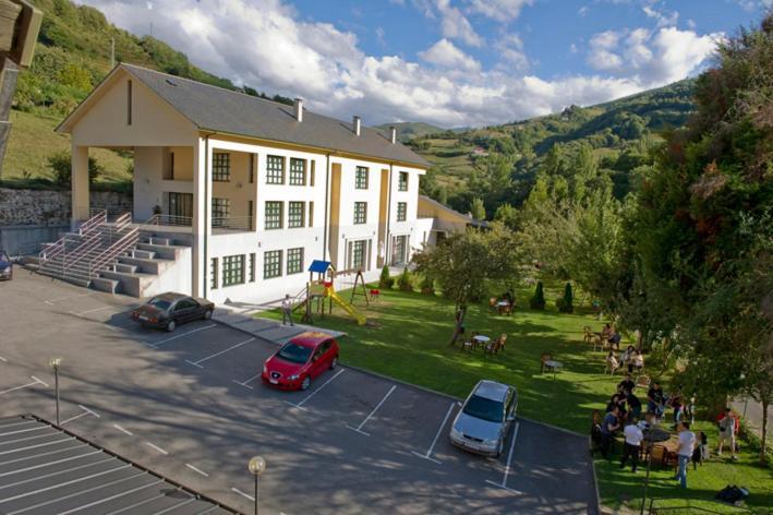 Hotel Restaurante La Casilla Cangas De Narcea Bagian luar foto