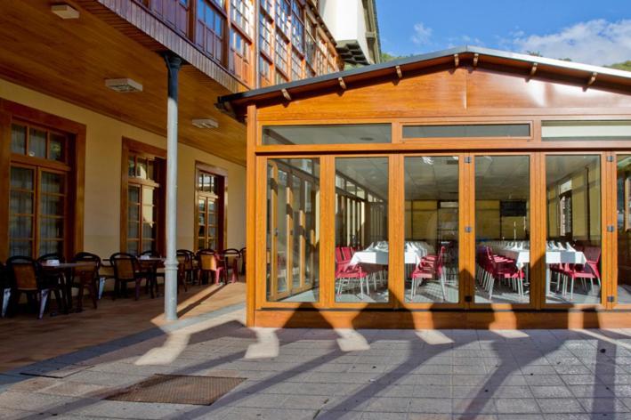 Hotel Restaurante La Casilla Cangas De Narcea Bagian luar foto